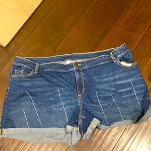 Old Navy Plus Size Denim Jean Shorts Paint Splatter Distressed size 24 Regular
